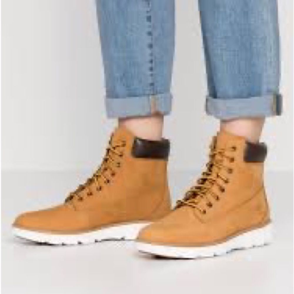 Keeley Field‎ Timberland Lace Up Wheat Nubuck Boots A18